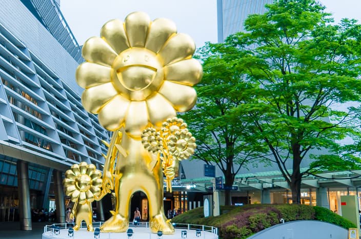 Takashi Murakami has added a 10m-tall golden statue to Roppongi Hills